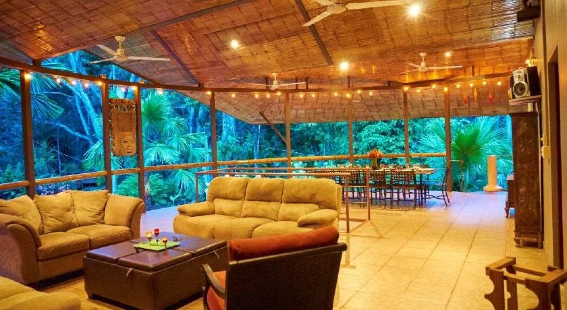 Manoas Luxury Camping and Villa Rentals