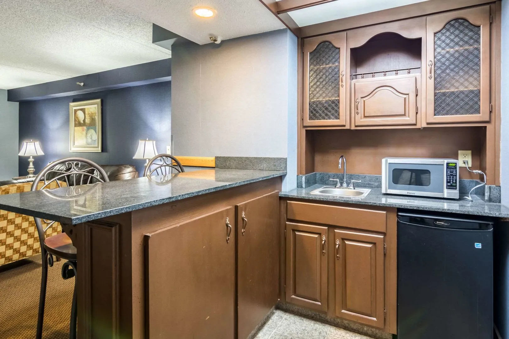 The Plaza Inn & Suites