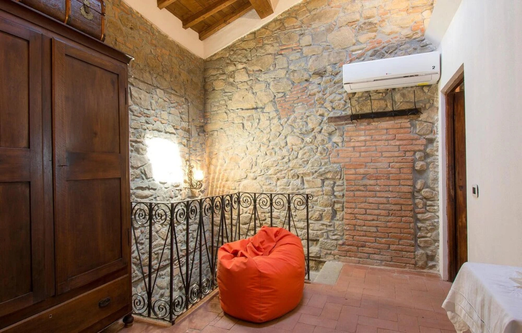 Nice Apartment in Benabbio with Hot Tub & 3 Bedrooms