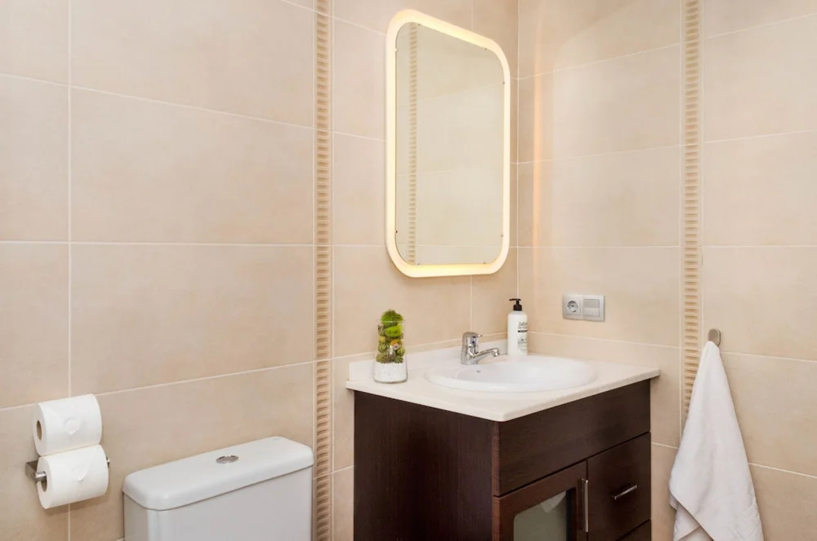 ApartUP Levante Skyline