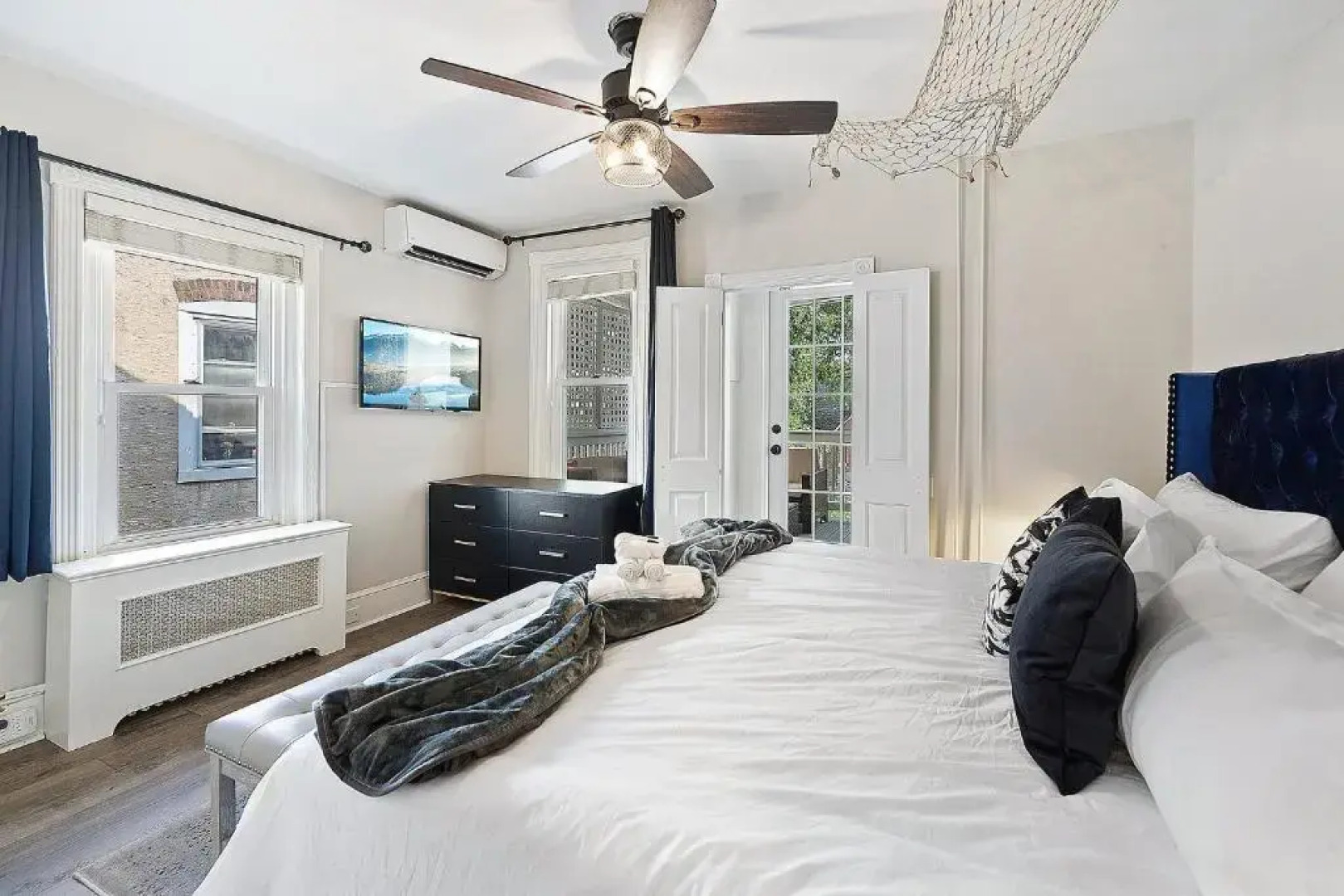 King,Parking,AC,Deck,Train,Uni,Hospital