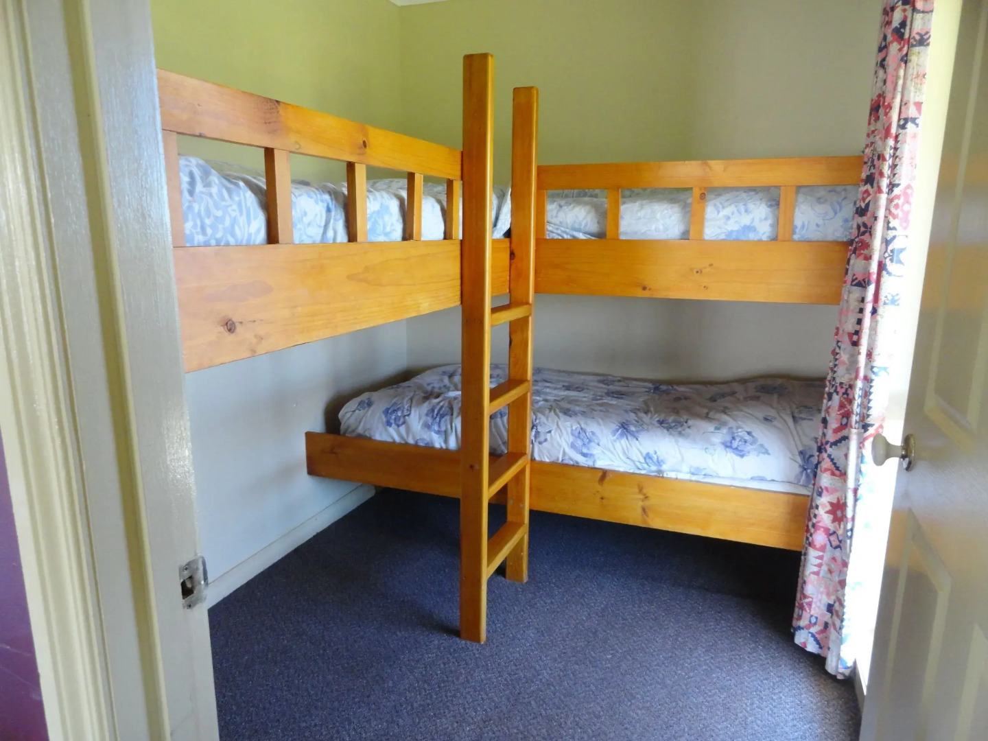 High View Family Cottages