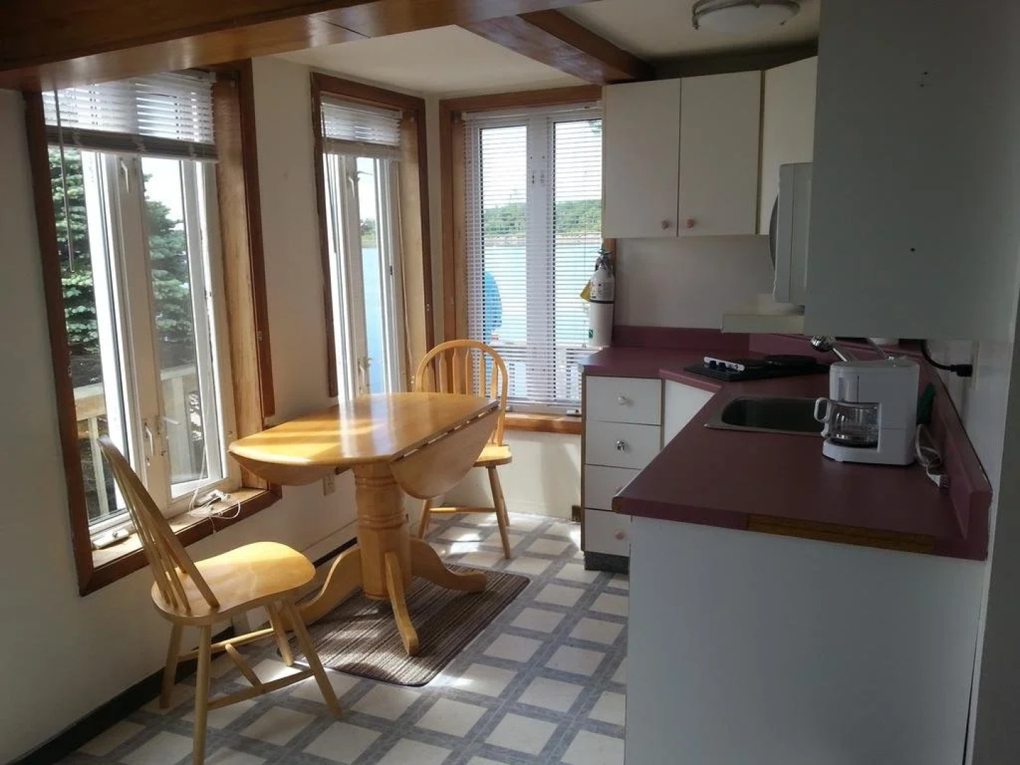 Lily Front Motel & Cottages