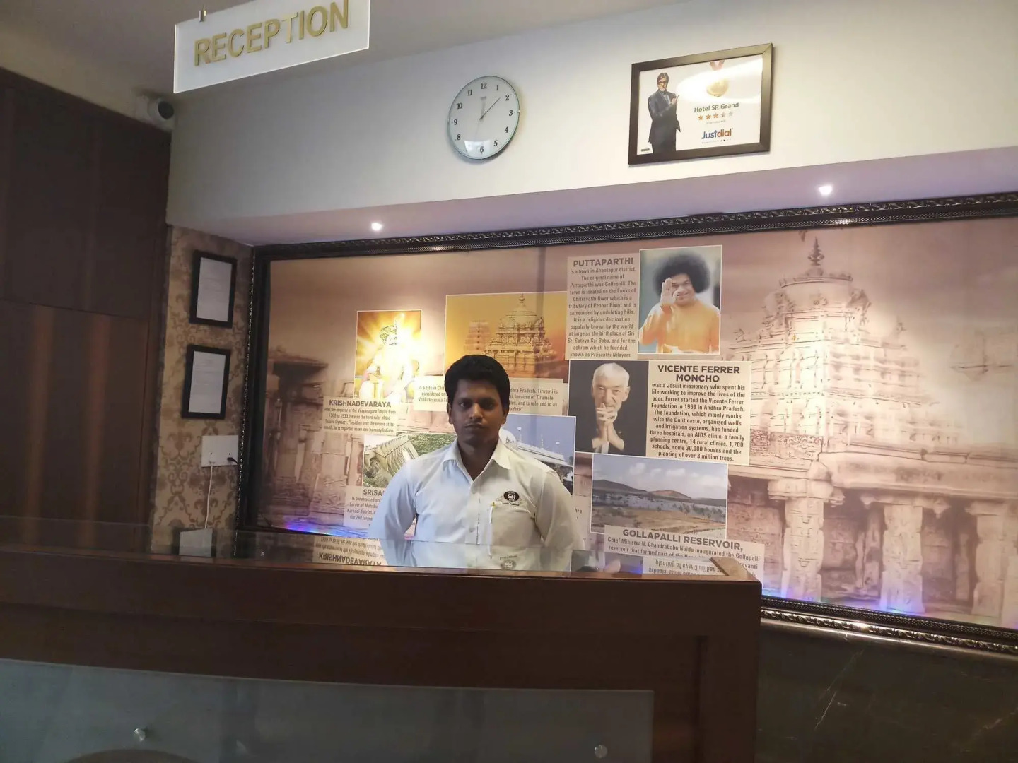 Iroomz Hotel SR Grand