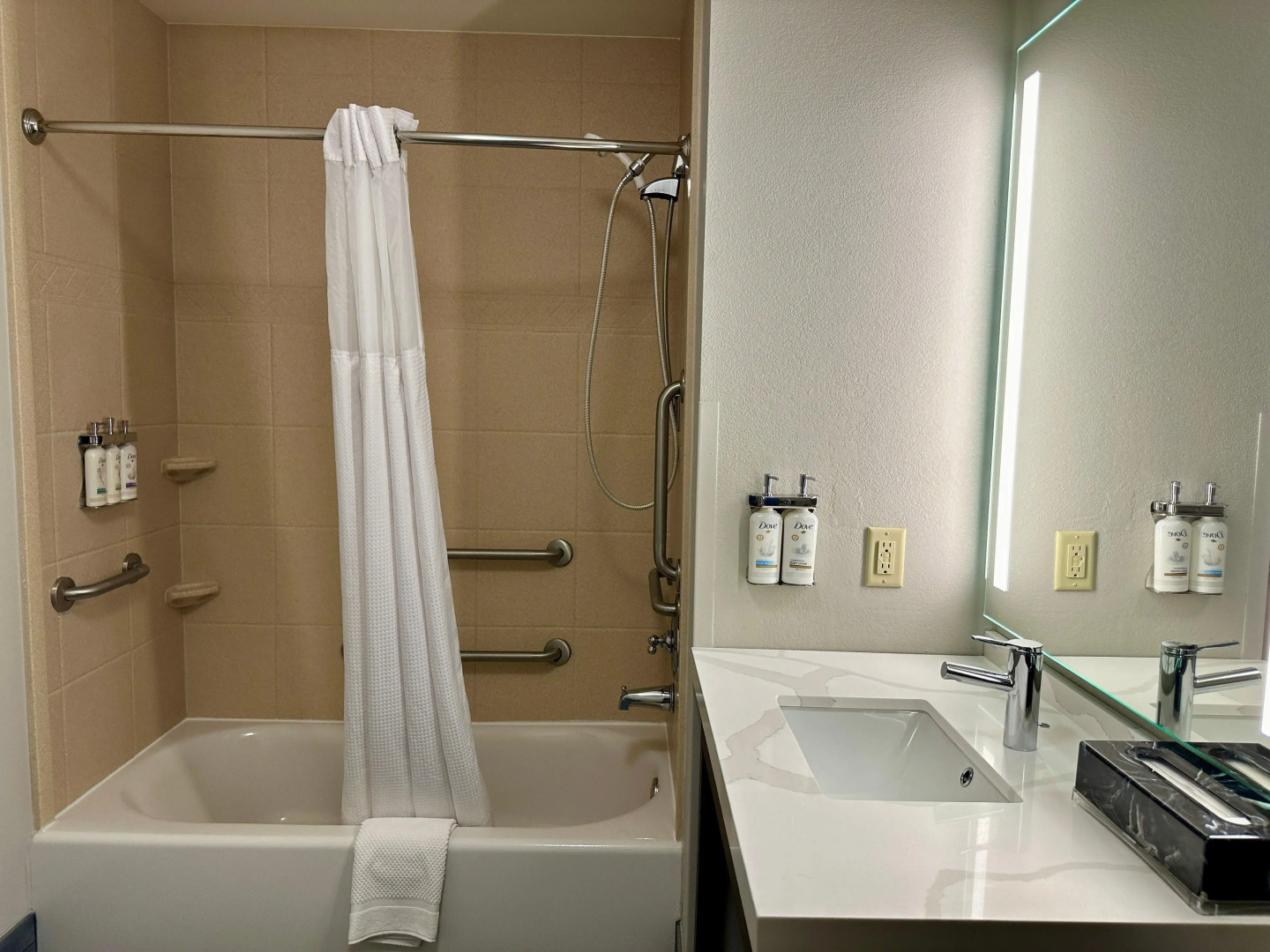 Staybridge Suites Milwaukee West-Oconomowoc by IHG