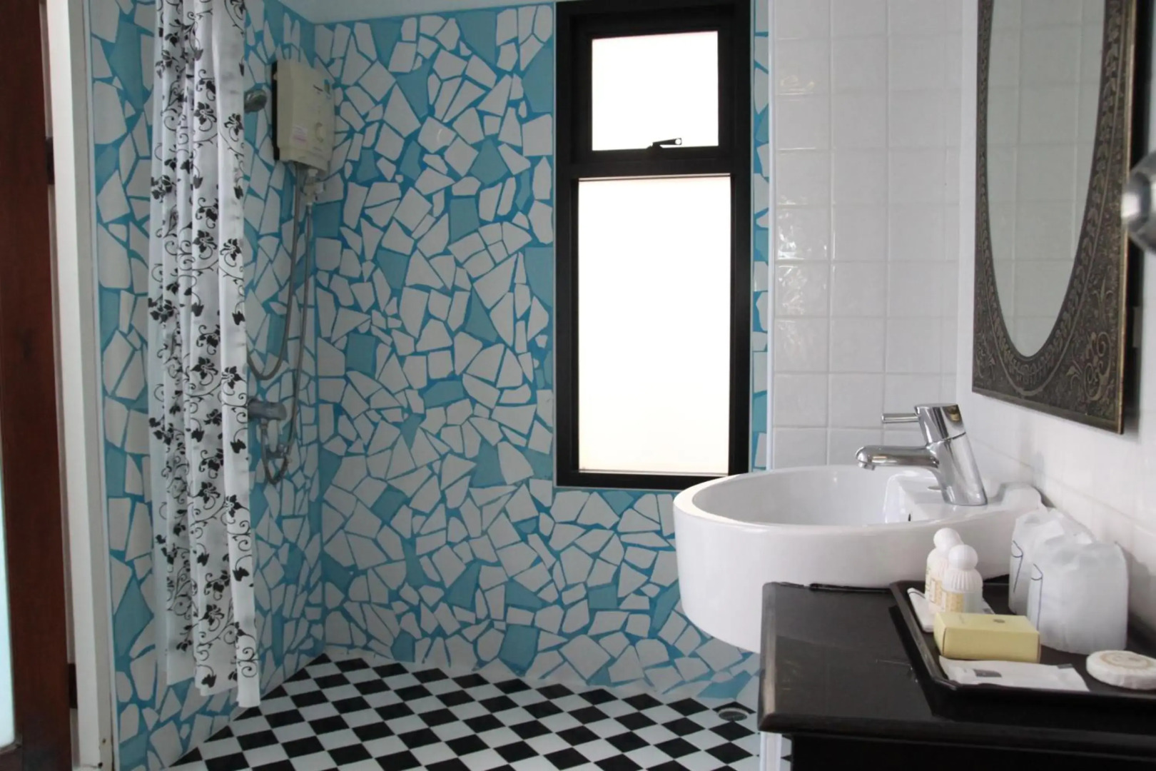 Baan Montra Beach Resort