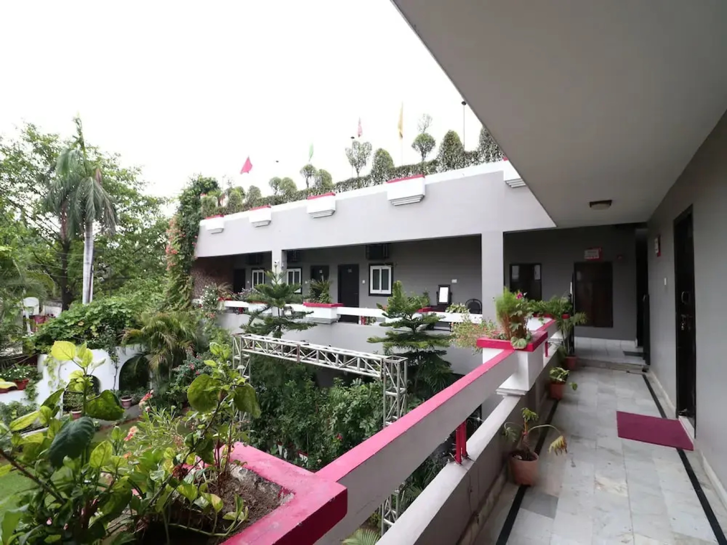 OYO 5189 Hotel East Lite