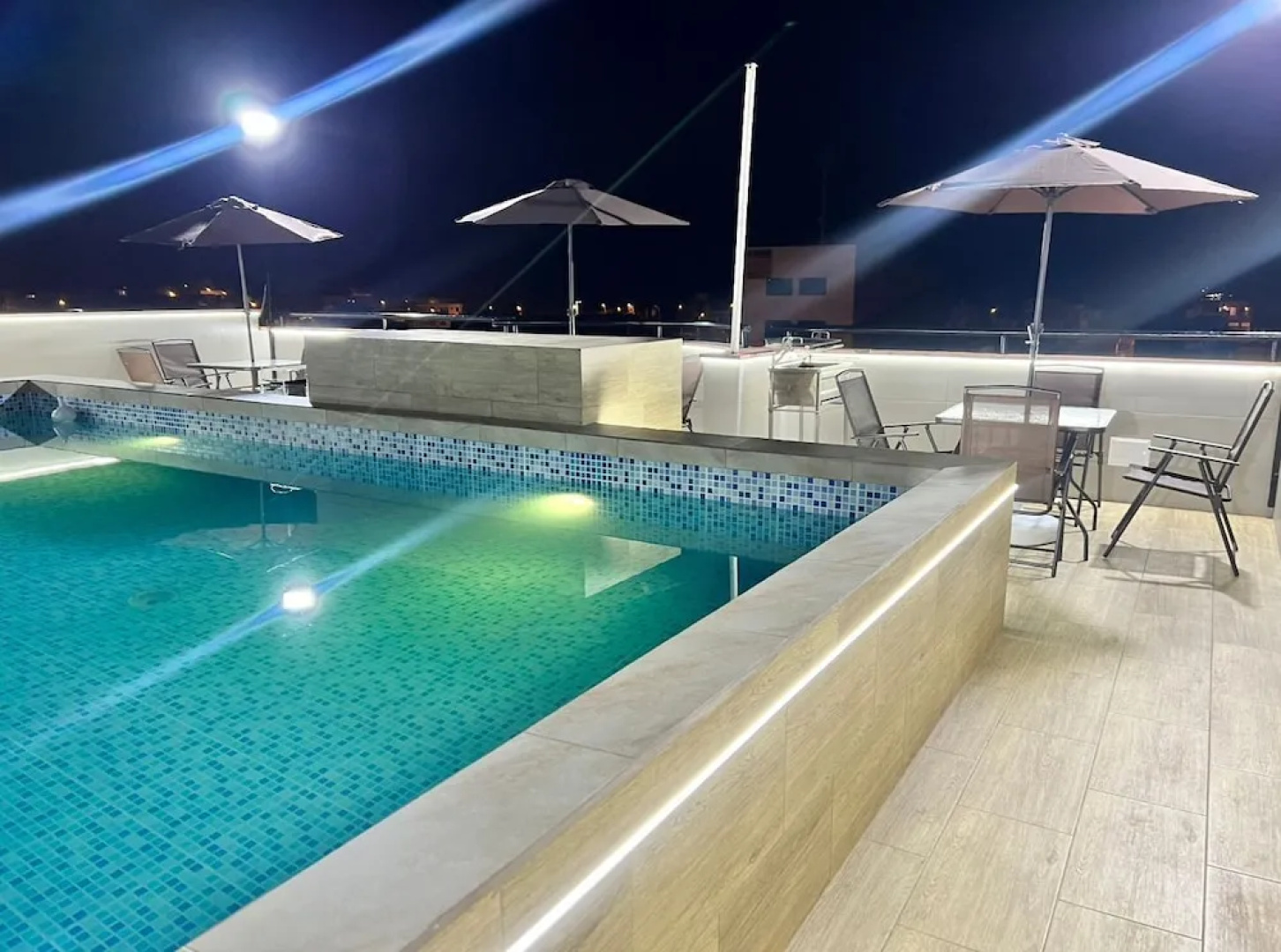 G-Boss Hotel Sur