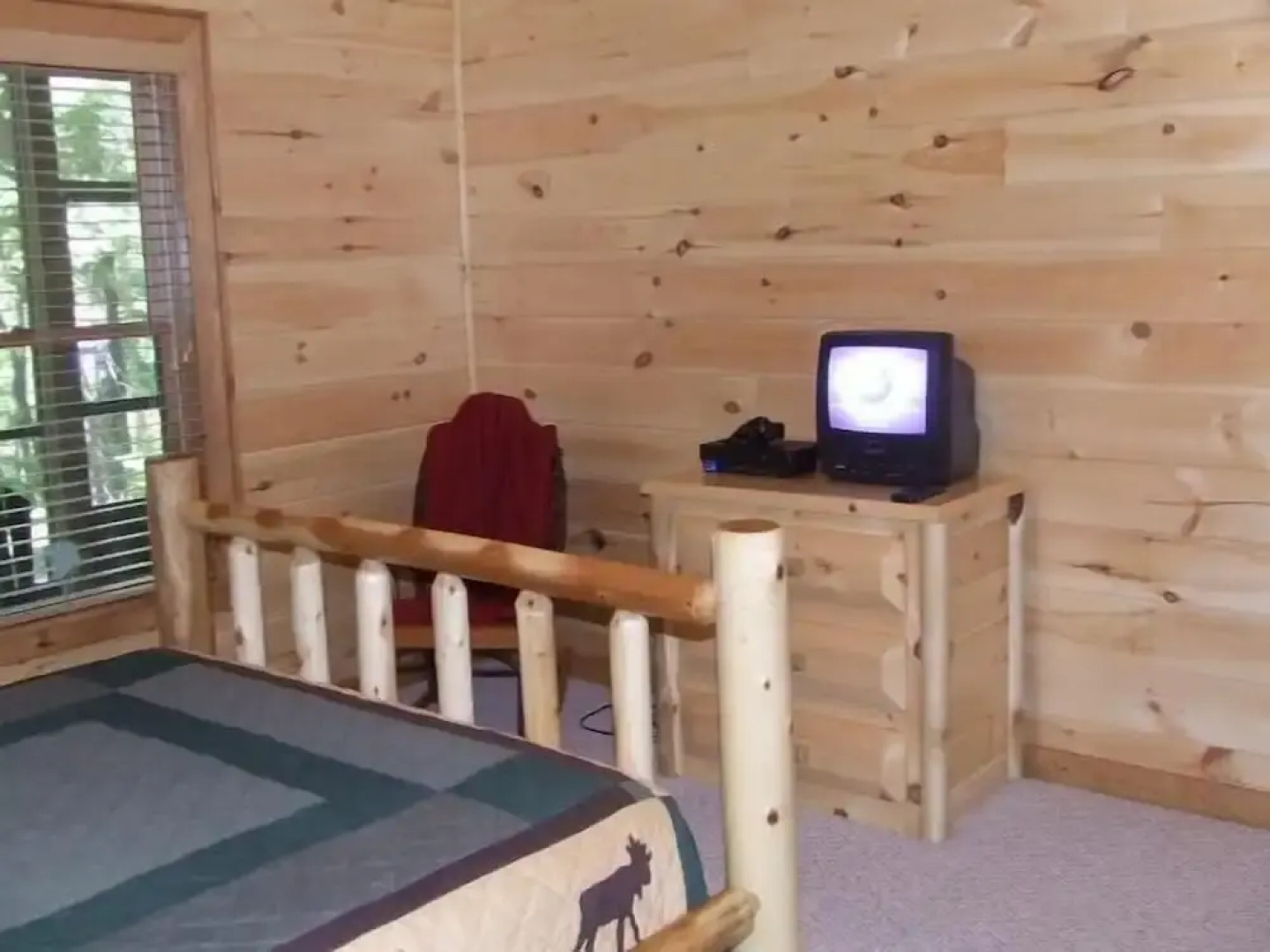 SERENITY WOODS Apartment 3 NEVAEH CABIN RENTALS
