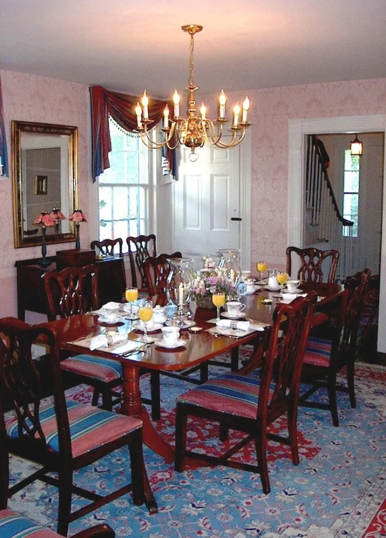 The Charleston House Bed & Breakfast
