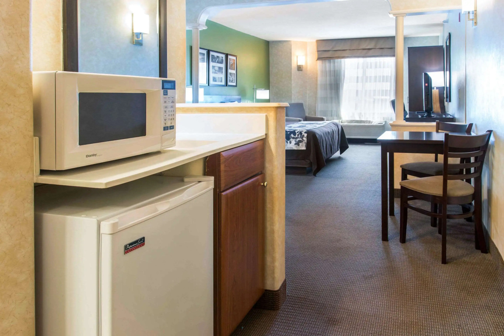 Sleep Inn & Suites Oregon - Toledo
