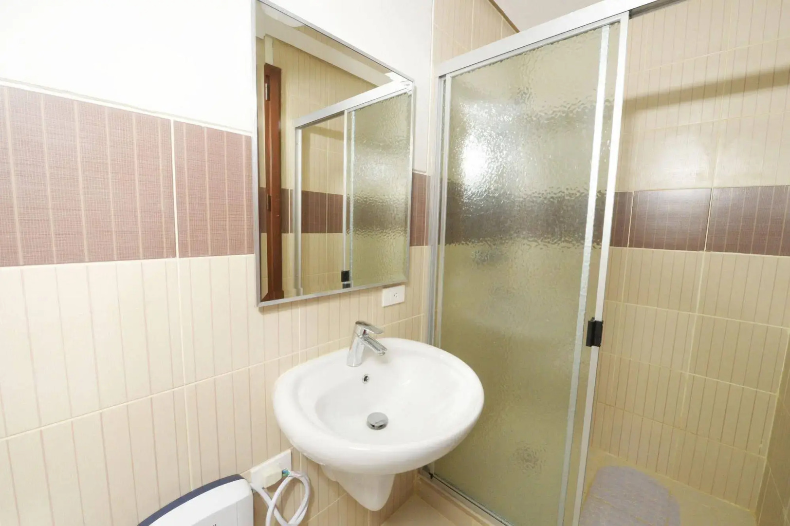 Mactan Seaside Apartments