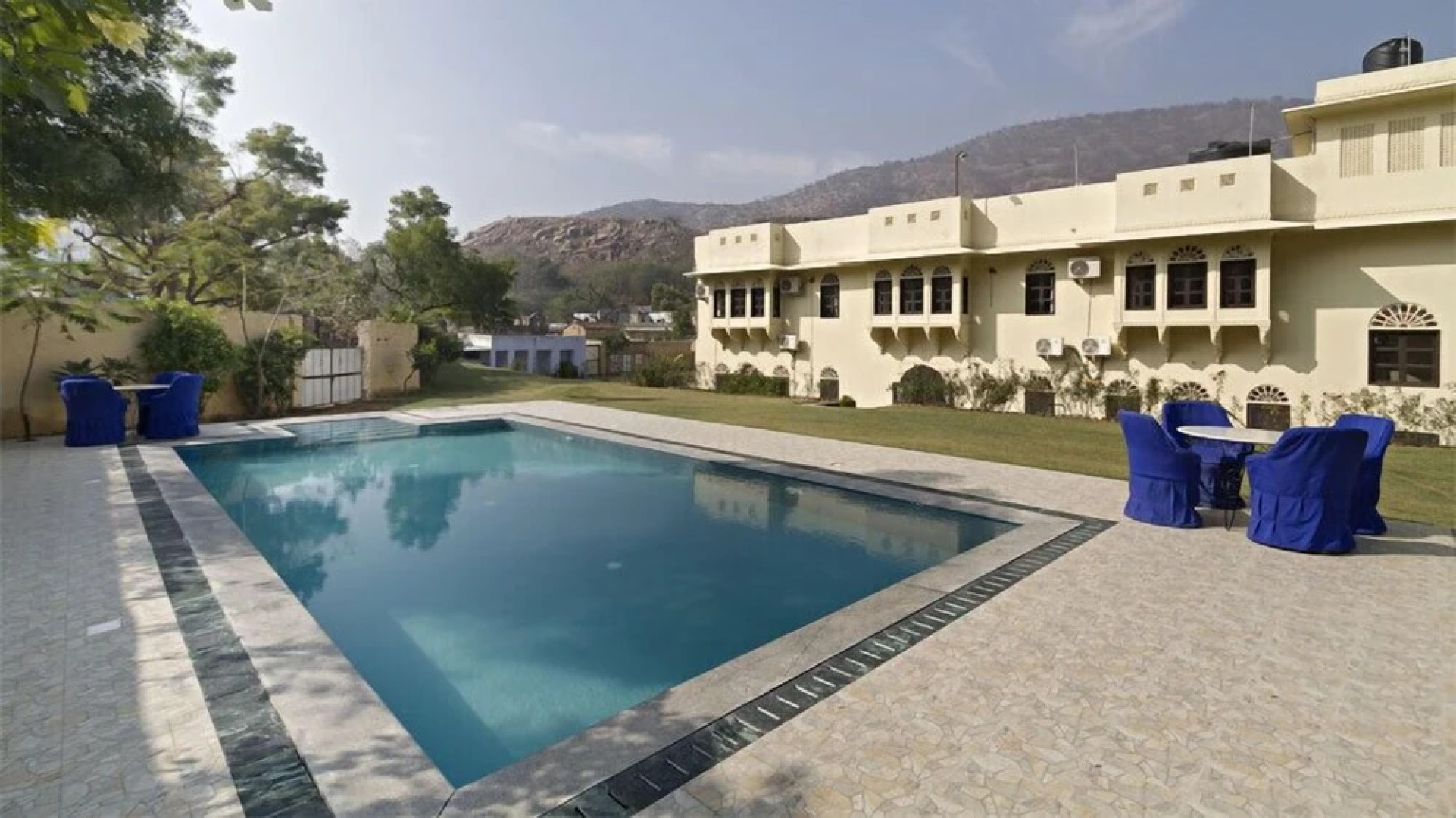 Hotel Dhula Garh