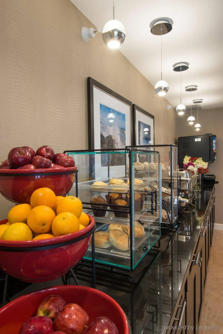 Port Inn & Suites Kennebunk, an Ascend Collection Hotel