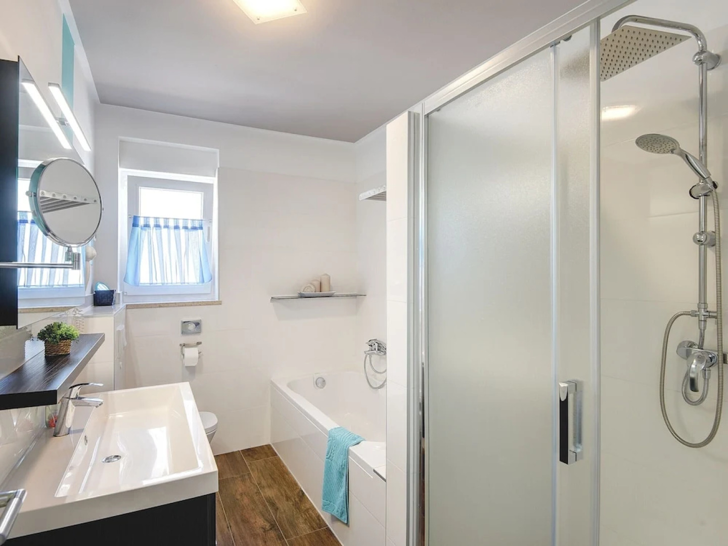 Modern Holiday Home in Novigrad With Pool