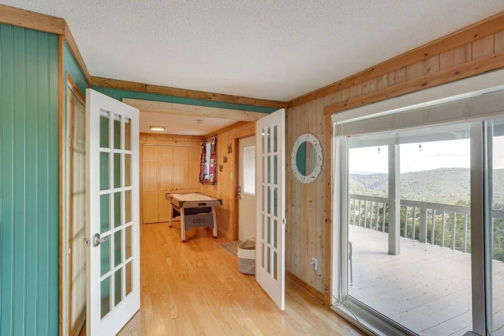Blowing Rock Home w/ Hot Tub & Mountain-view Deck!