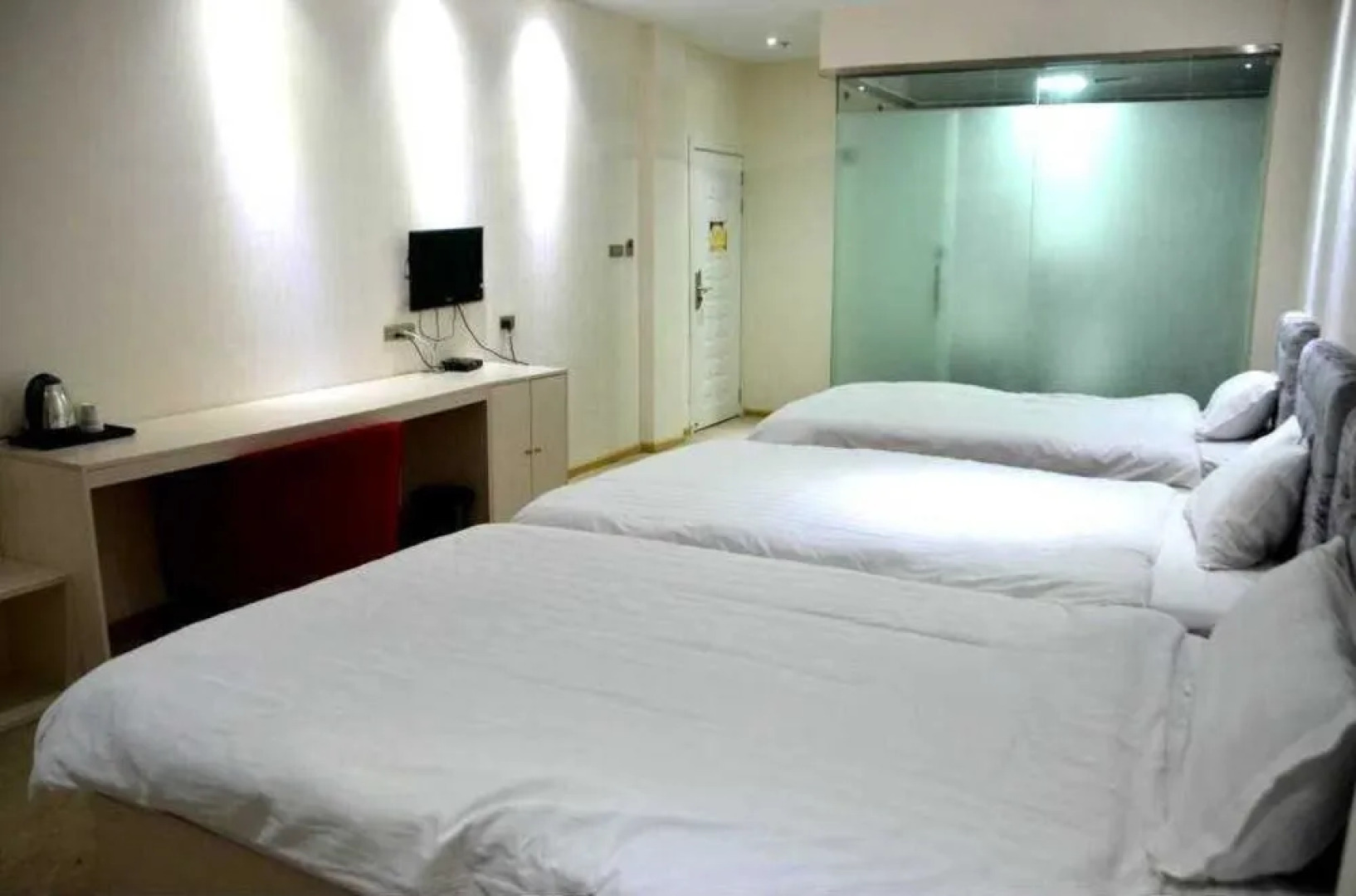 Wudangshan Tianbao Jiuru Hotel