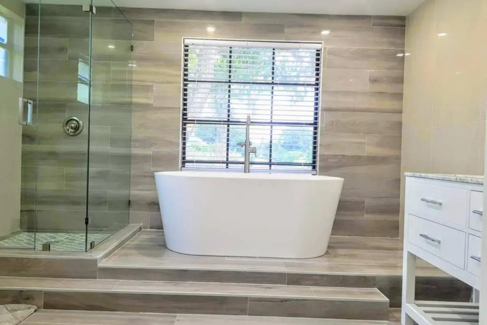 Lakeside Vacation Home