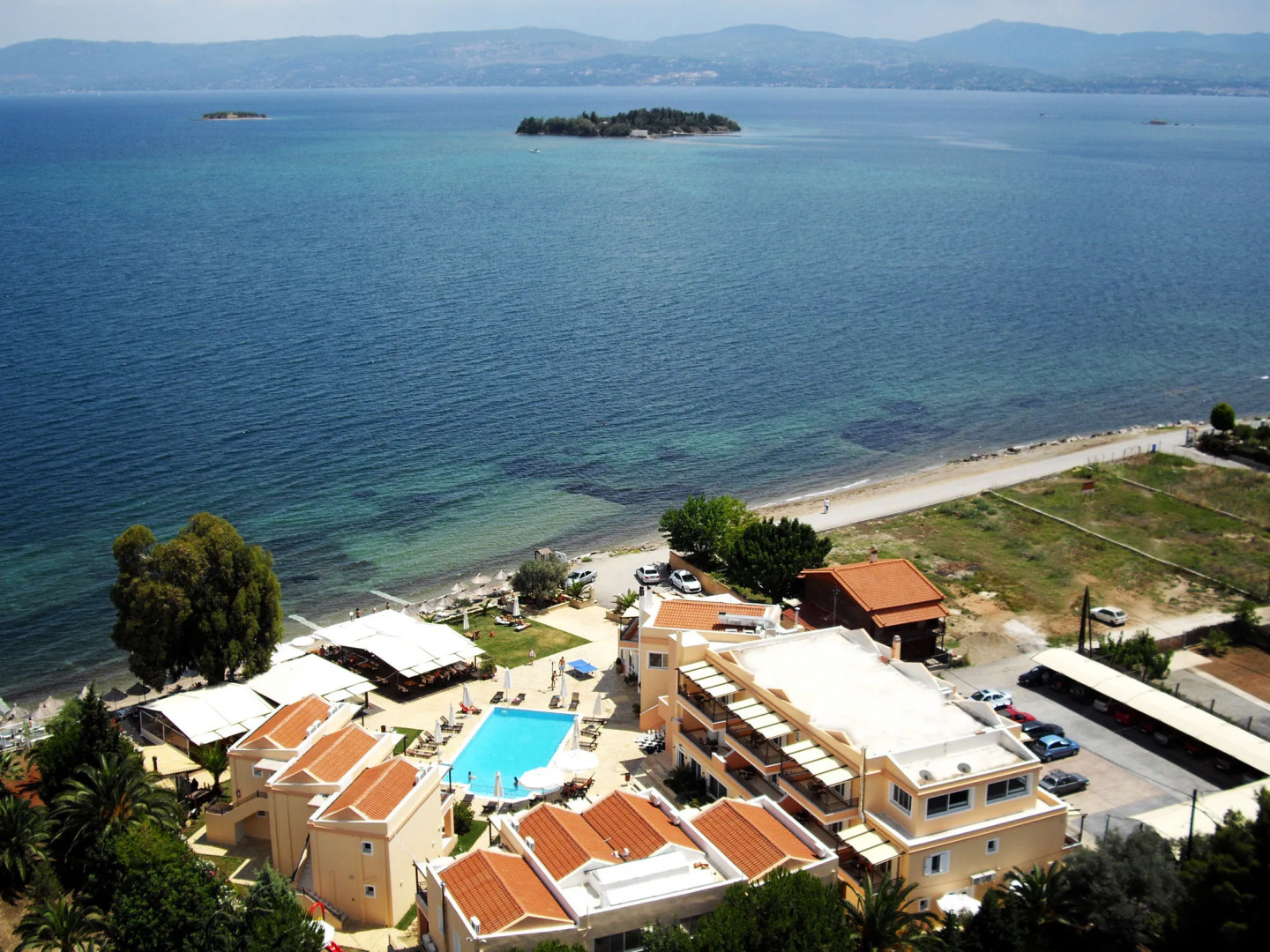 Avantis Suites Hotel