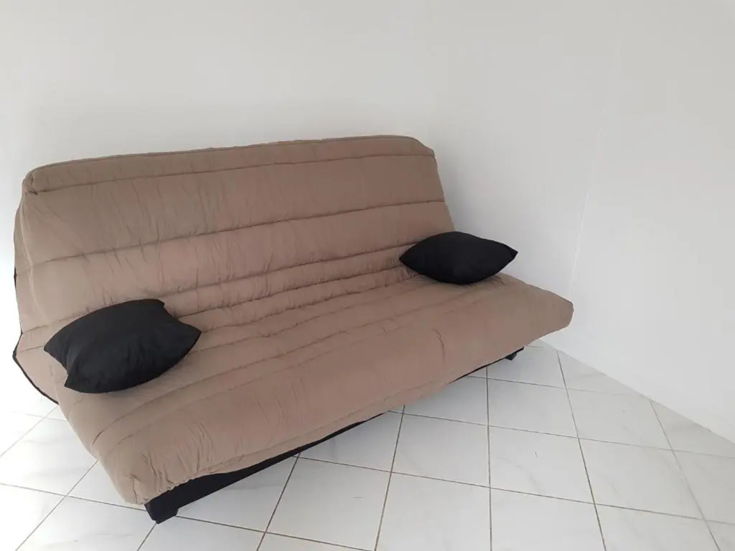 Home Gesteasy à 2 pas de la gare, trés calme