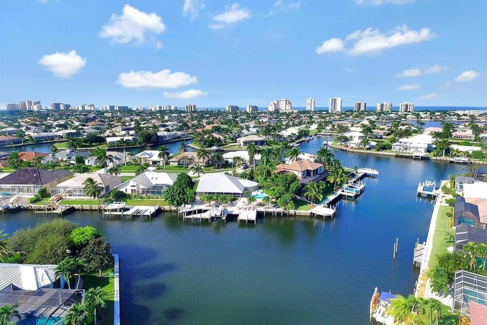 WH1074 3 Bedroom Holiday Home by Marco Naples Vacation Homes