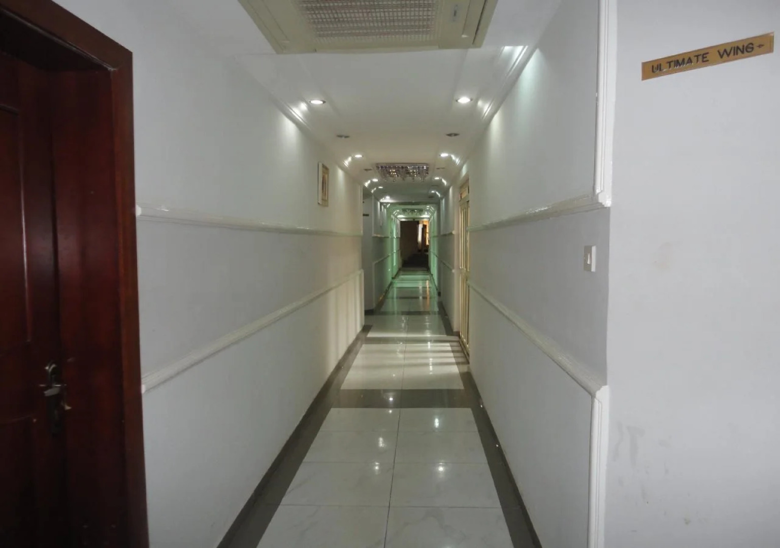 SDM Tavern and Suites