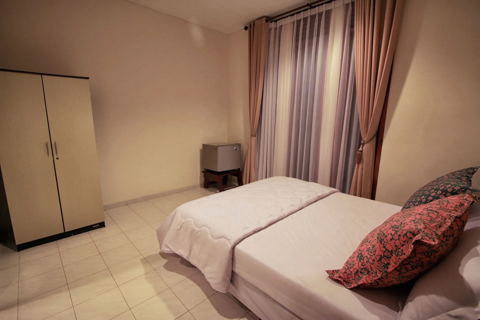 Villa Mawar Syariah, 3 BR, Nice View ke Bukit