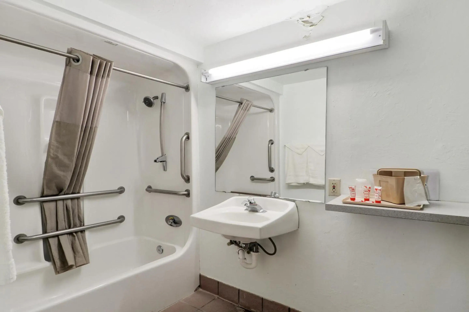 Lonestar Inn and Suites by OYO - Erick, OK