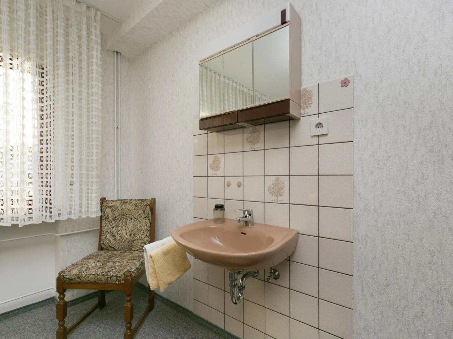 Apartment in Winnen Near Forest