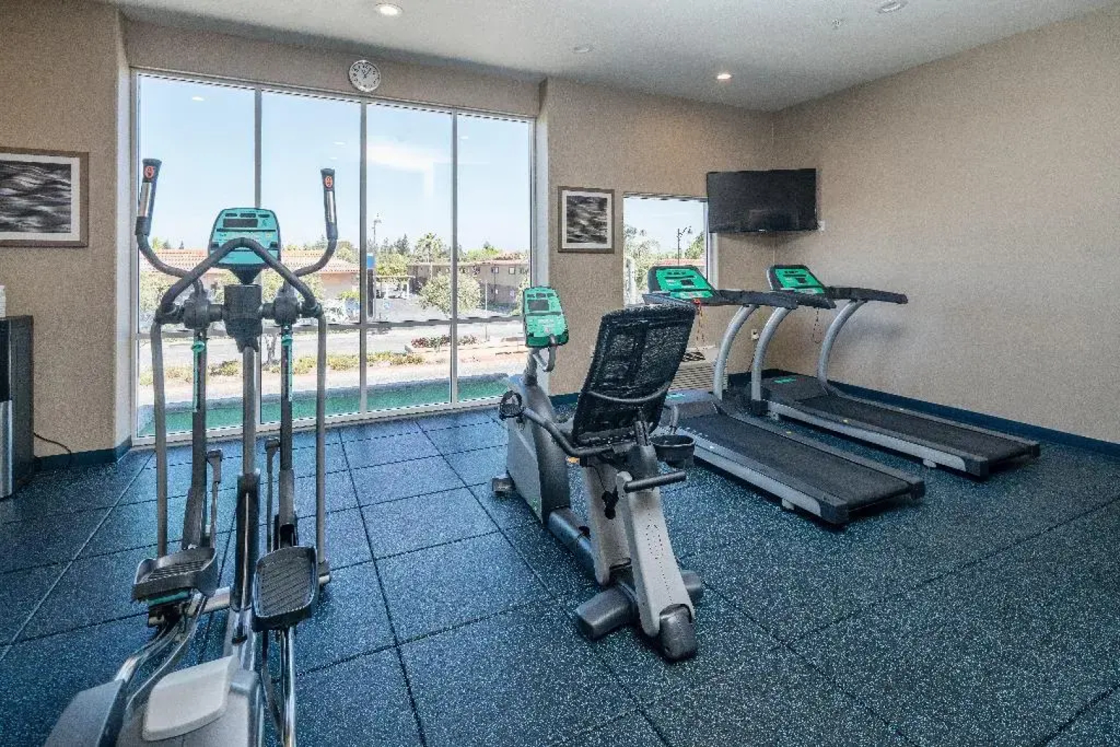 Holiday Inn Express & Suites Santa Clara by IHG