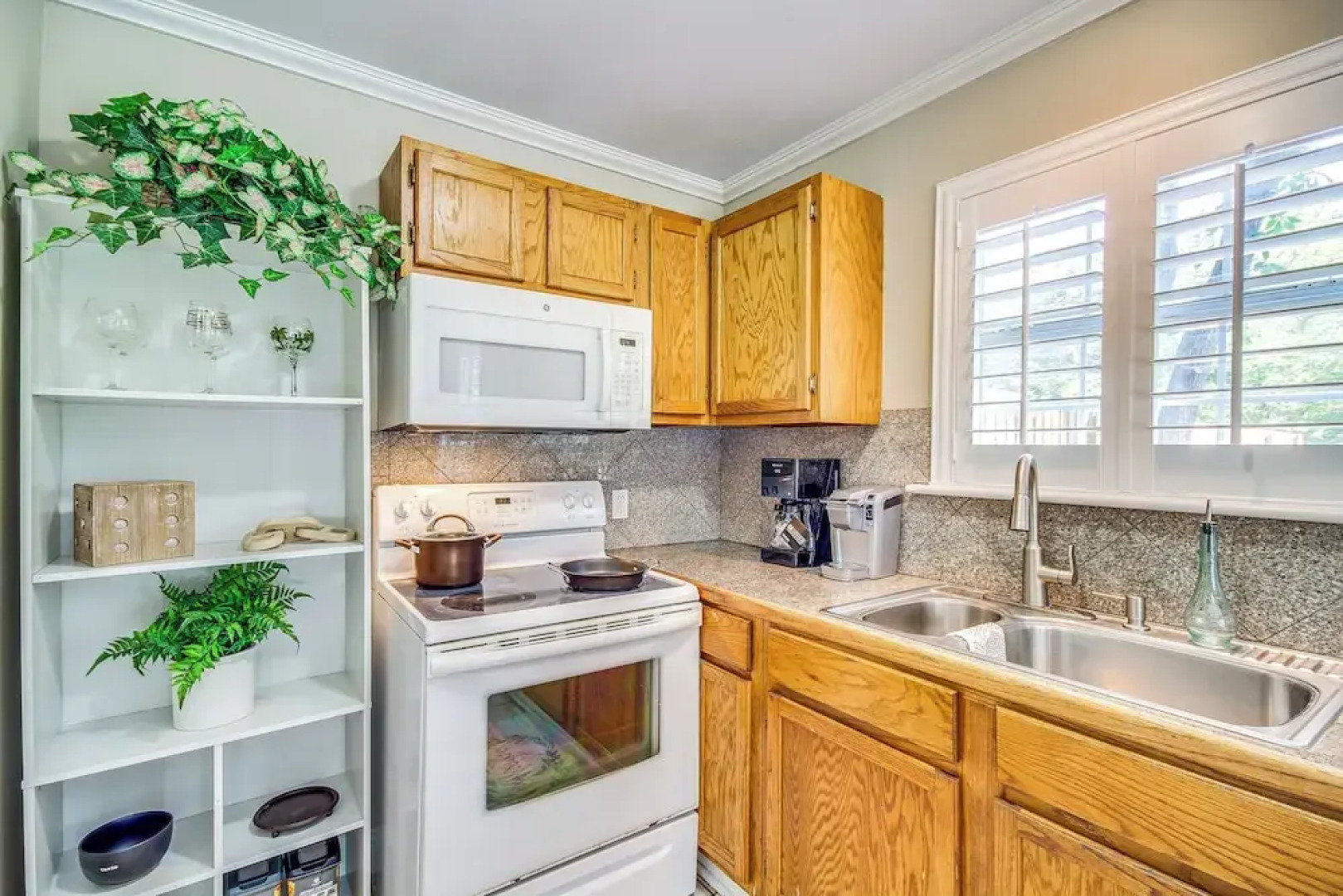 Waveland Retreat w/ Yard: Walkable Location