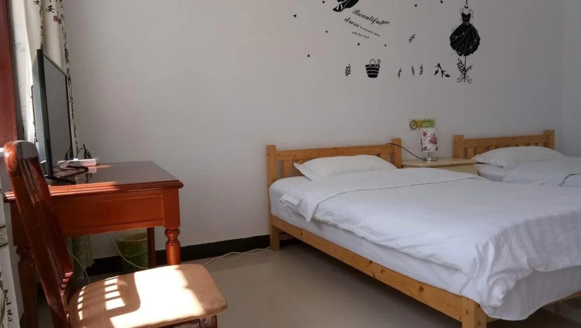 Dunhuang Hu Yang Inn