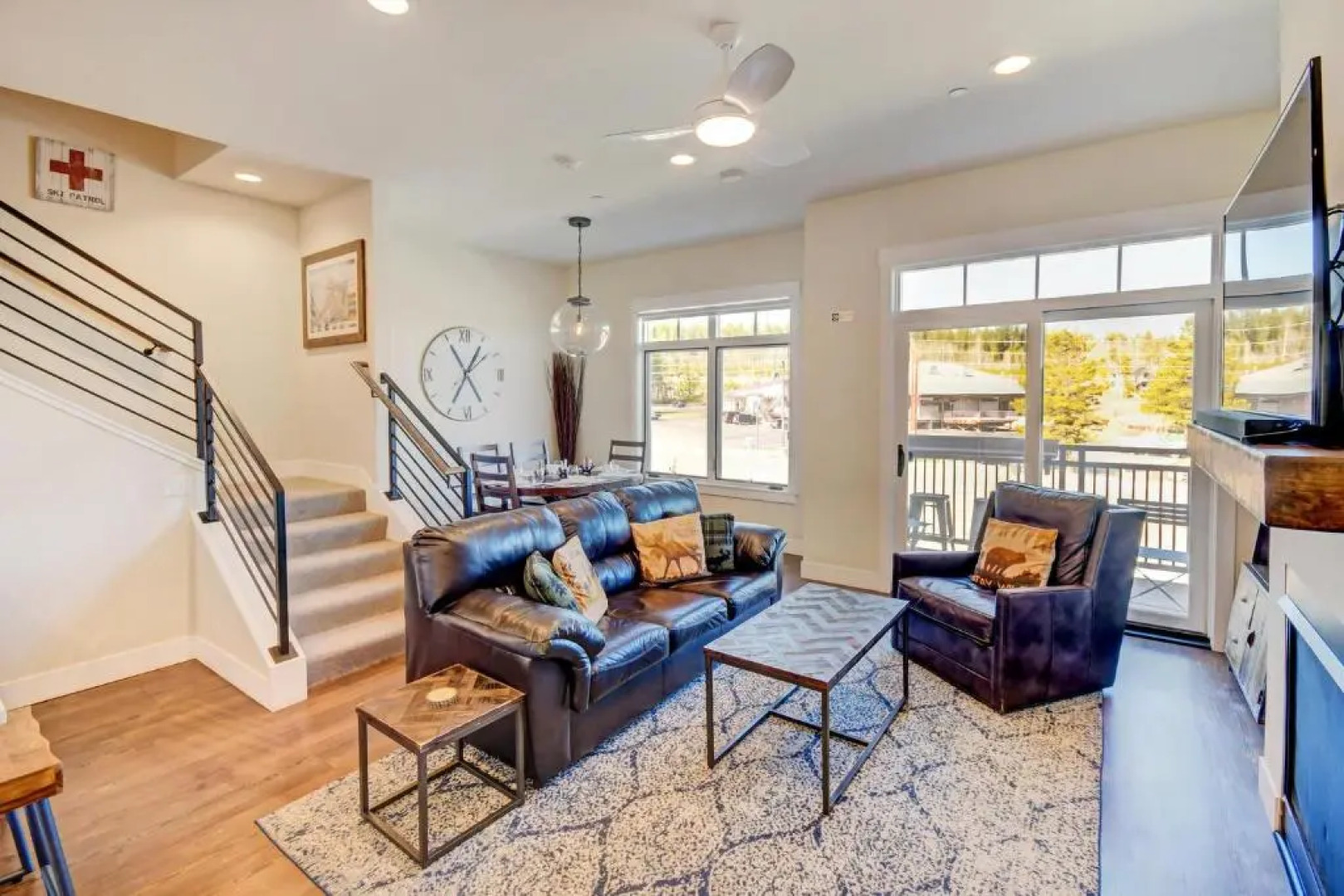 New Luxury Loft #19 Near Resort Huge Hot Tub & Views - FREE Activities & Equipment Rentals Daily