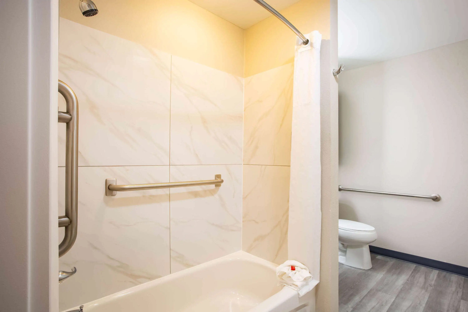 Microtel Inn & Suites by Wyndham Southern Pines / Pinehurst