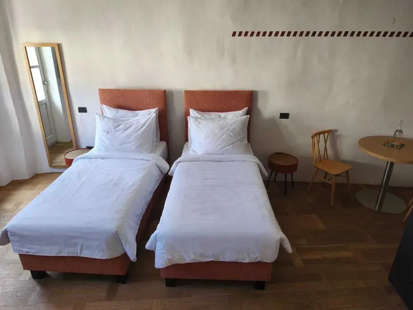 SMARTnoOK Rooms & Apartment