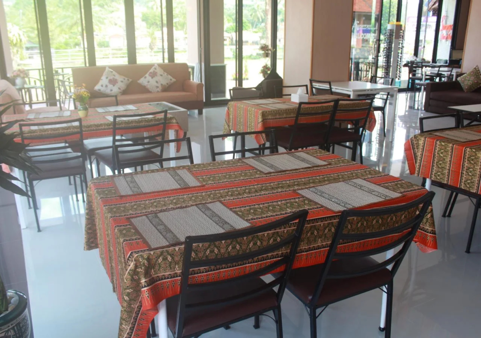 Saranya River House