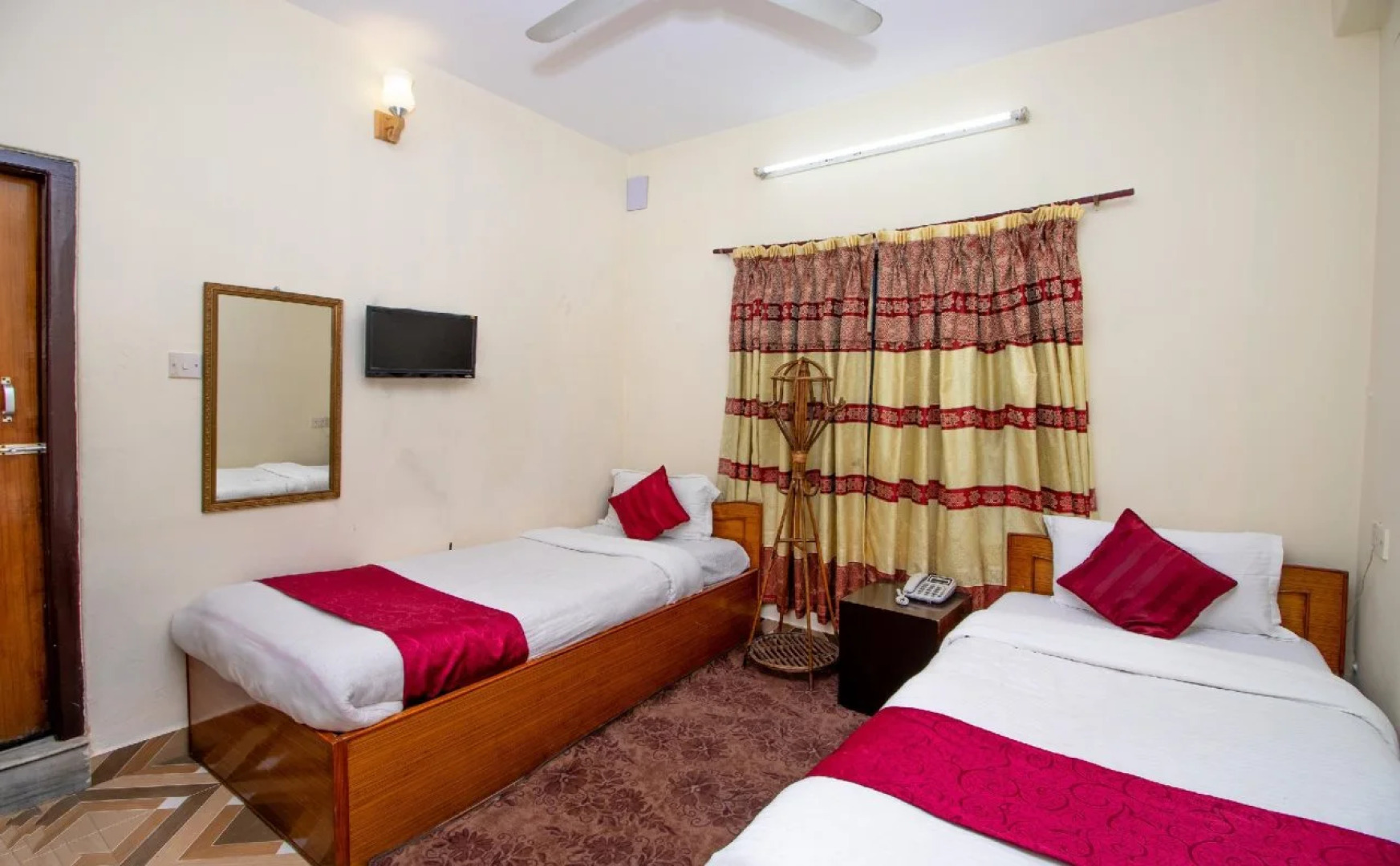 OYO 249 Hotel Royal Image