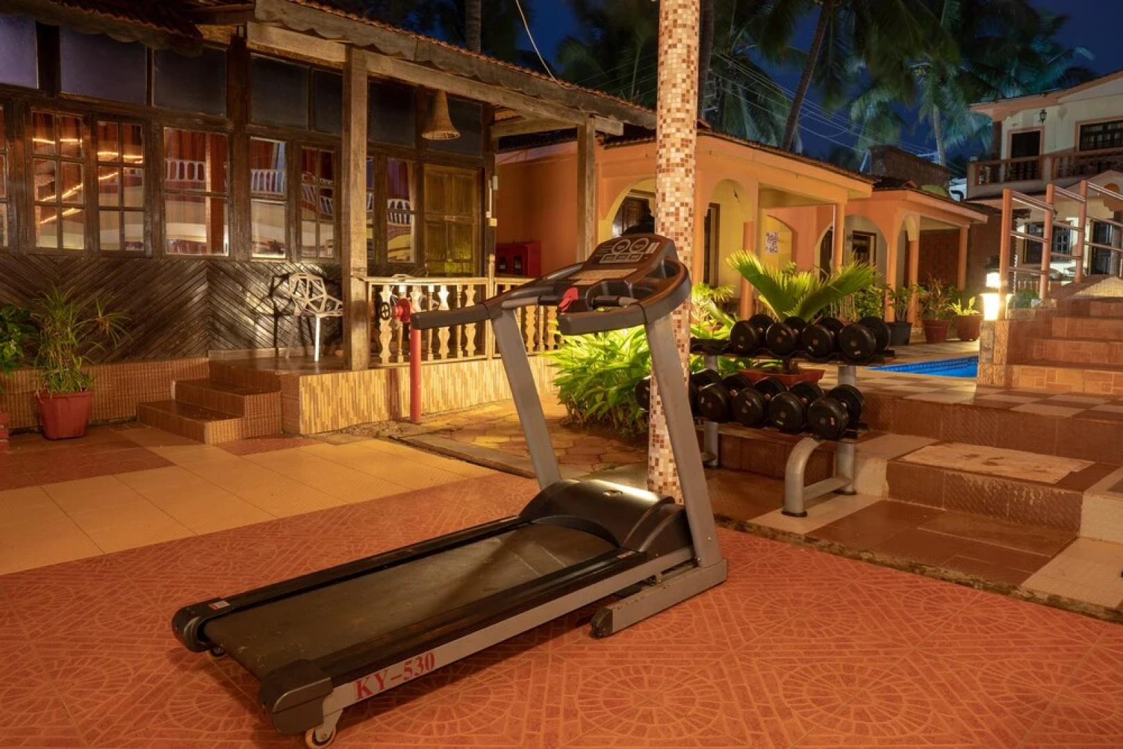 Alcove Beach Resort