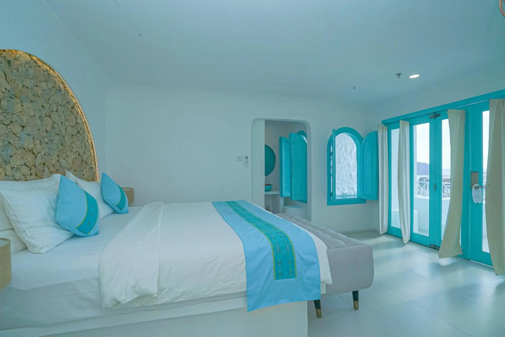 Loccal Collection Hotel