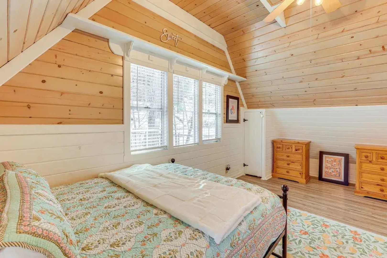 Walkable 'green Gables Cottage' in Lake Arrowhead