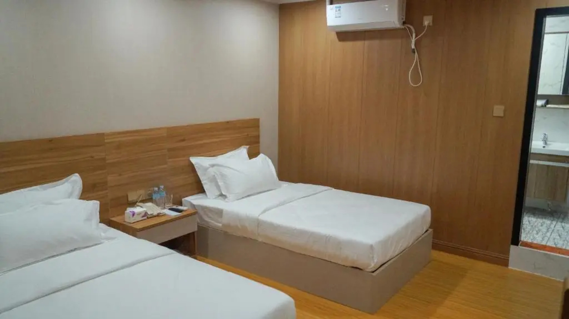 999 Traders Inn Hotel