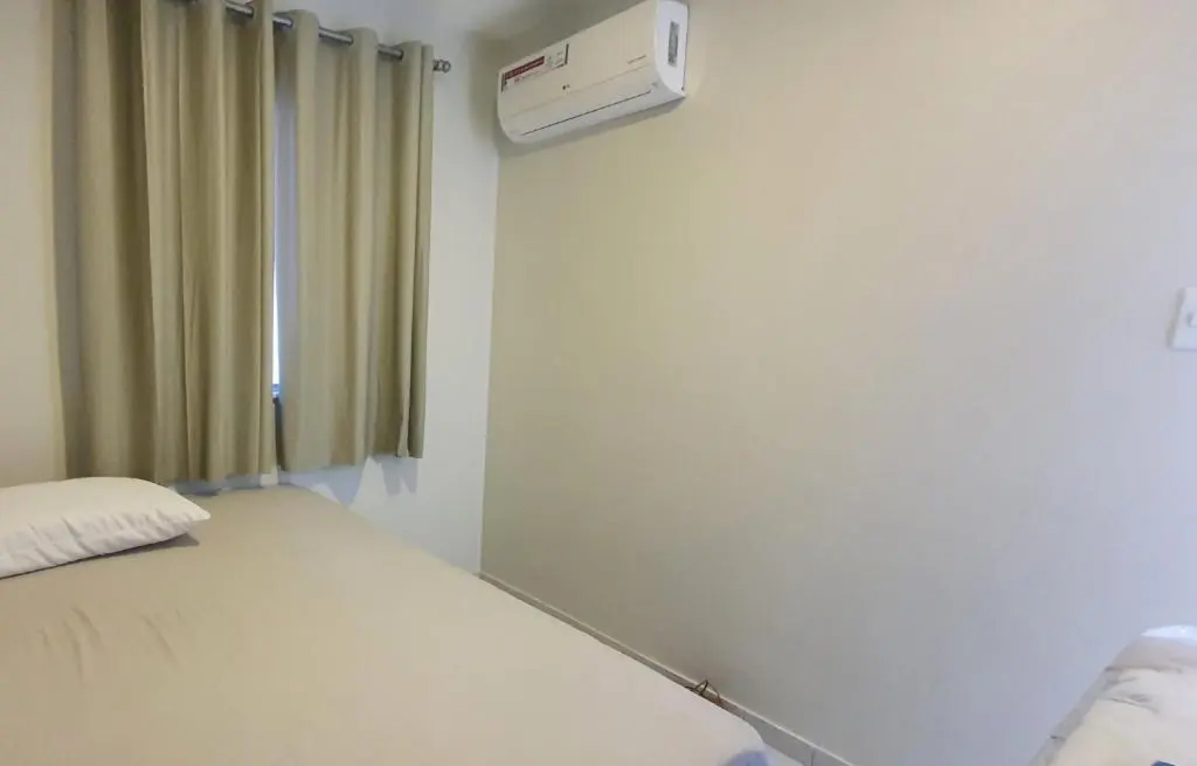 APÊ NOVO! top. 2 quartos c/ar condicionado. 300MB.