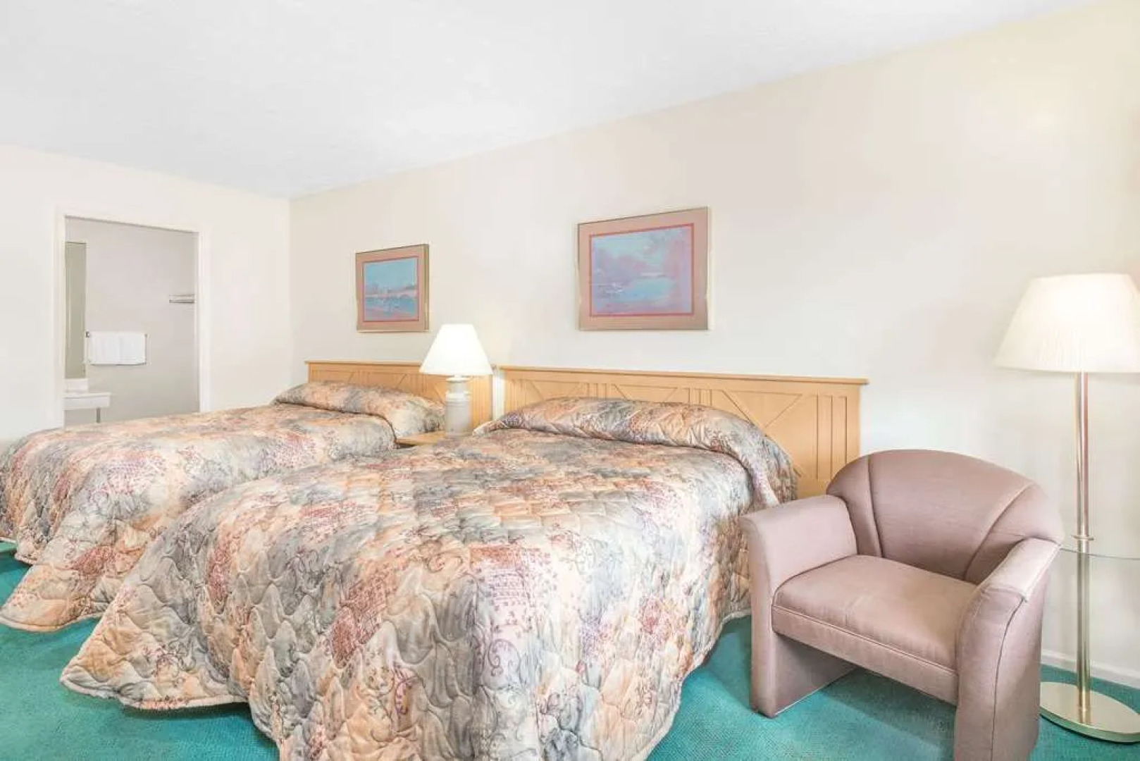 Knights Inn New Philadelphia