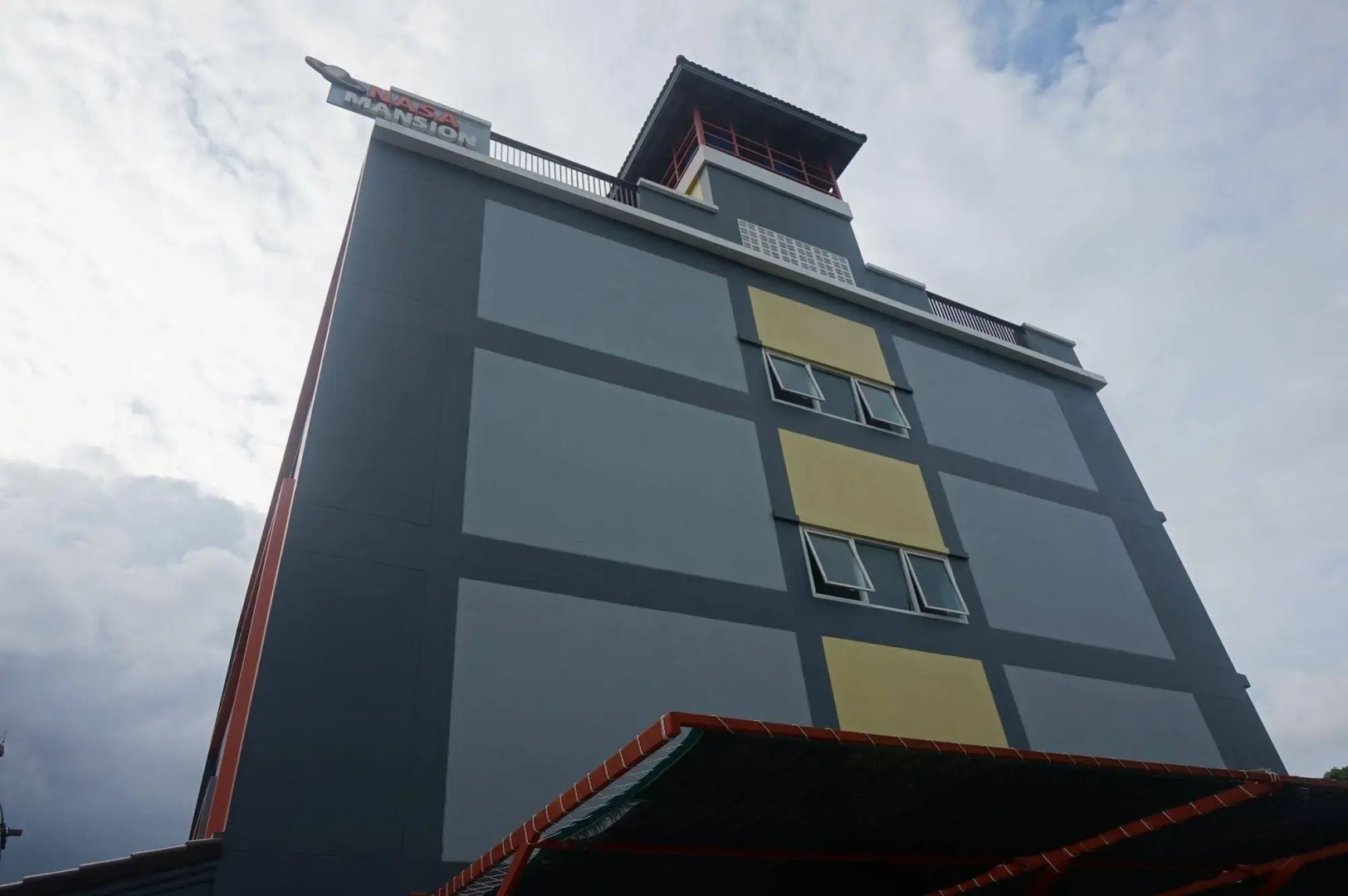 ZEN Rooms Nasa Mansion