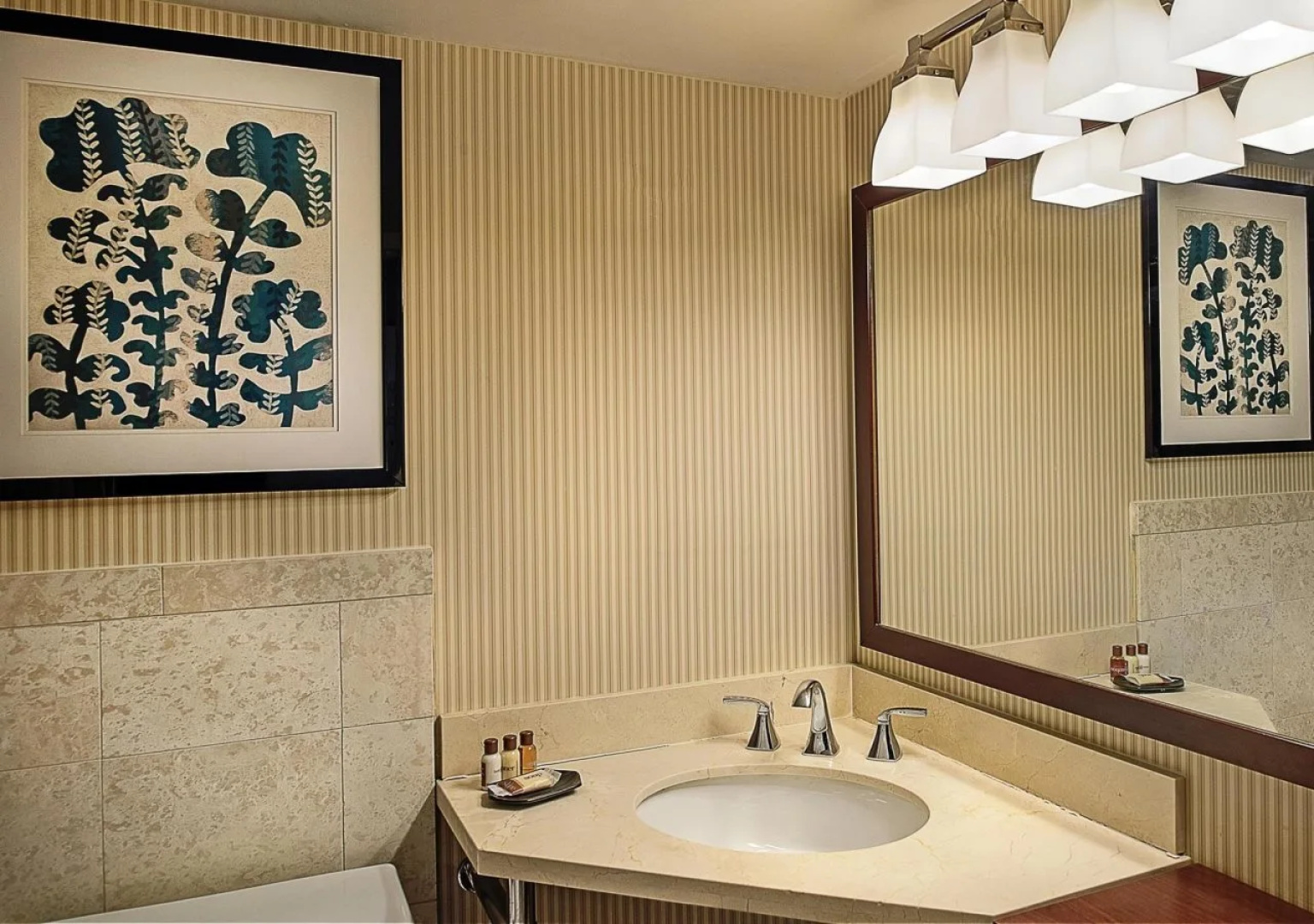 Sheraton Westport Chalet Hotel St. Louis