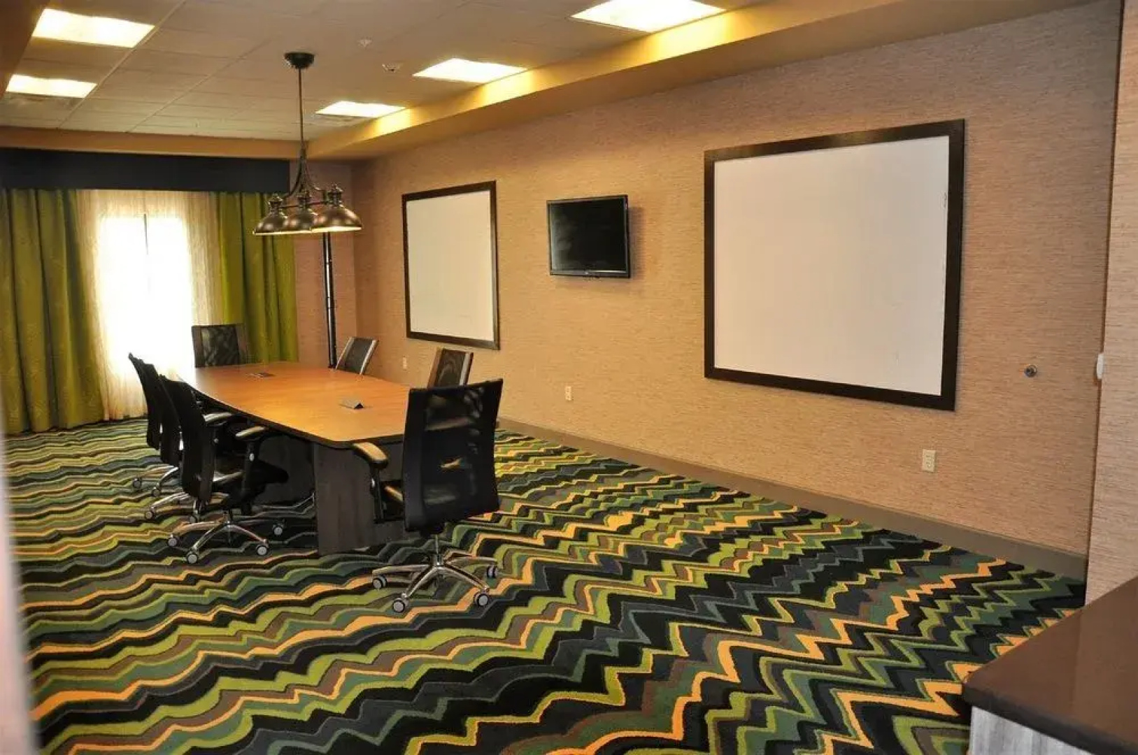 Holiday Inn Express & Suites Perry-National Fairground Area