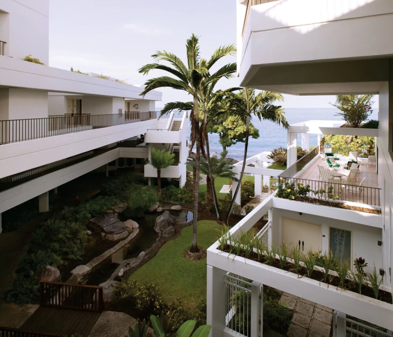 Royal Sea Cliff Condo