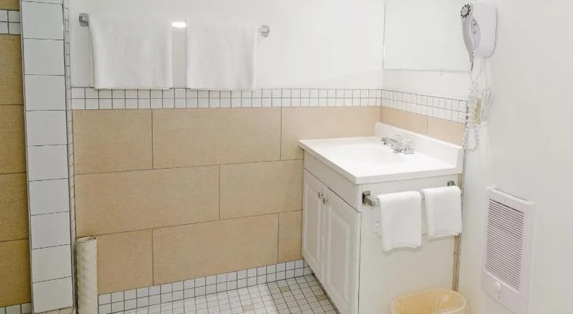 Coastal Inn Kingfisher