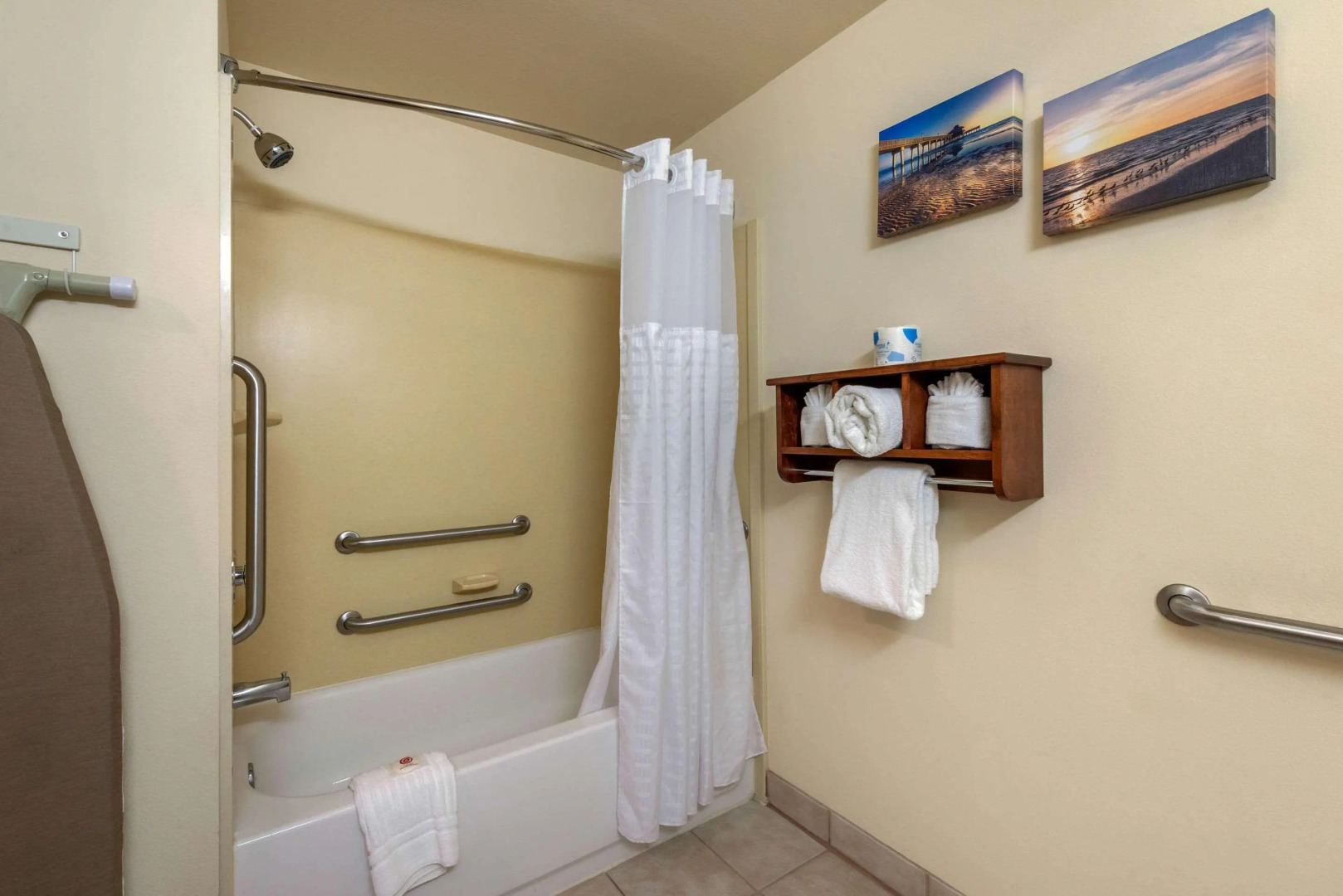Comfort Inn & Suites Fort Myers Airport