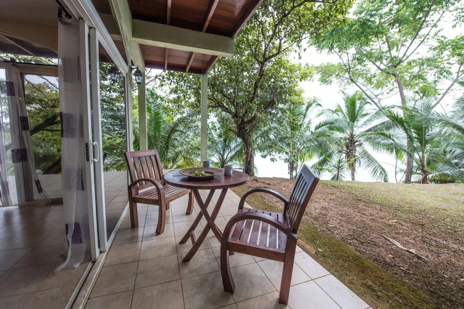 Popa Paradise Beach Resort